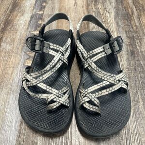 Women’s Size 8 wide Chacos